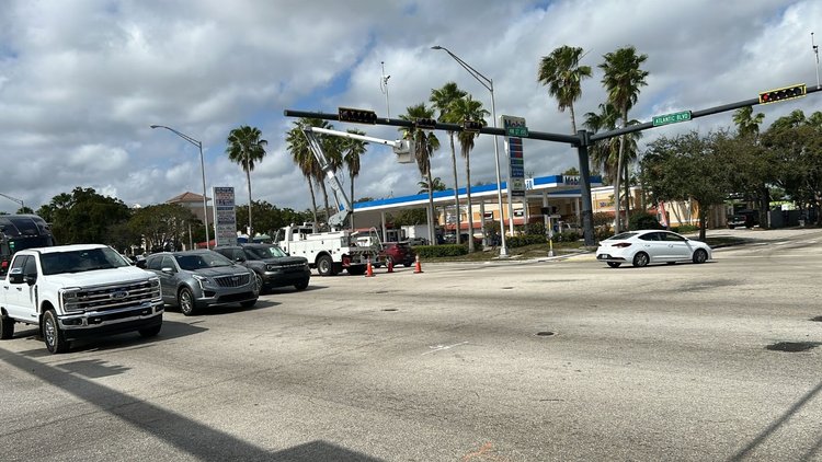 Installation of traffic signals backplates   February 2025