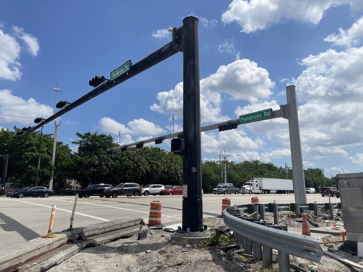 New Mast Arm at Pembroke Road   March 2025