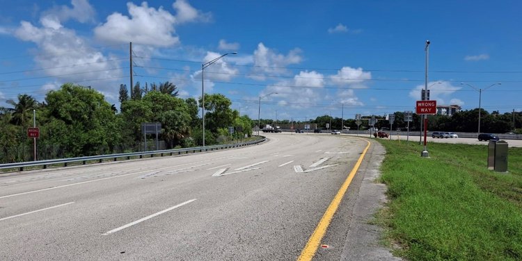 New WWDS Signs ? I95 South Bound Exit to  Okeechobee Blvd West Bound   July 2025