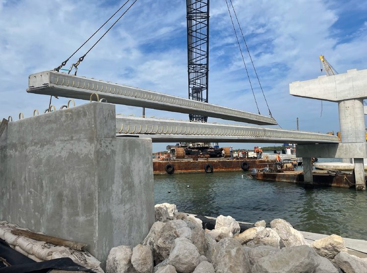 Observation walkway on west side, flat slab installation, March 2025